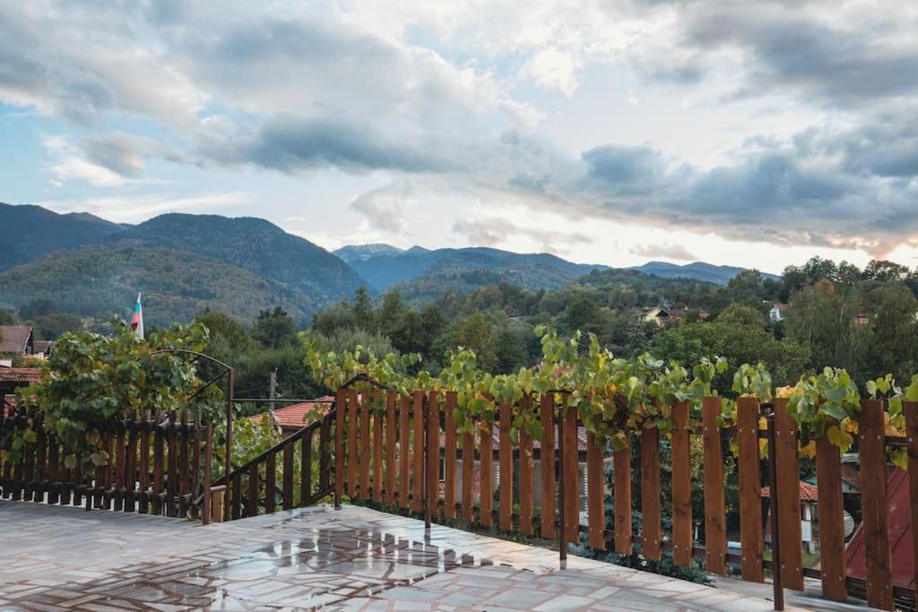 Duvaro Guesthouse Raduil Zewnętrze zdjęcie